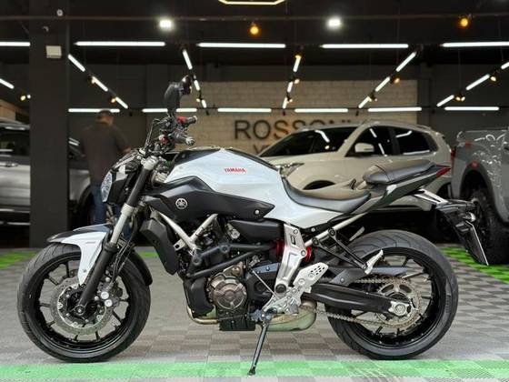 YAMAHA MT-07 
